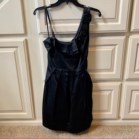 Asymmetrical Little Black Dress Roses Juniors 13 - Picture 4 of 6